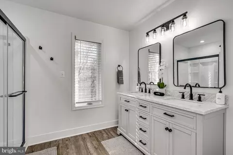 Bath - 1355 Greenview Dr, Basye, VA 22810 photo 11 of 11