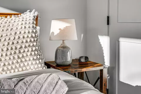 Bedroom - 1355 Greenview Dr, Basye, VA 22810 photo 17 of 23