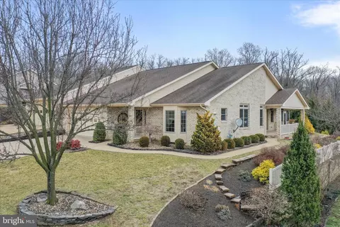 168 Stony Pointe Way, Strasburg, VA 22657