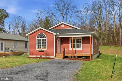 6131 Moore Ave, Mount Jackson, VA 22842
