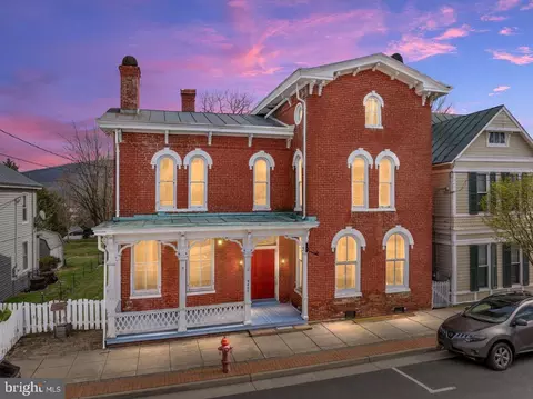 9400 S Congress St S, New Market, VA 22844