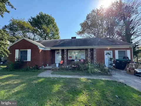 204 N Muhlenberg St, Woodstock, VA 22664