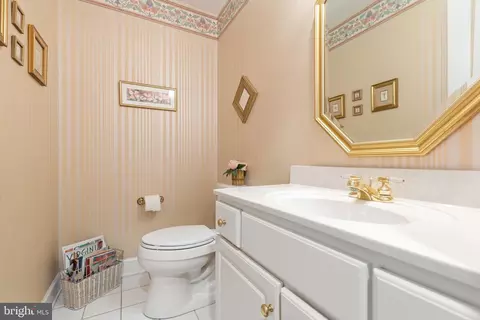 Bath - 474 Beaver Ln, Mount Jackson, VA 22842 photo 3 of 6