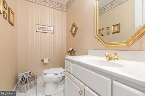 Bath - 474 Beaver Ln, Mount Jackson, VA 22842 photo 2 of 7