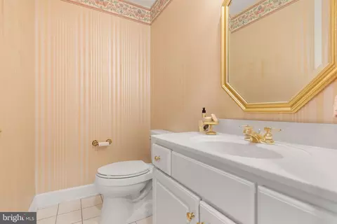 Bath - 474 Beaver Ln, Mount Jackson, VA 22842 photo 1 of 7