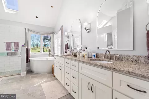Bath - 474 Beaver Ln, Mount Jackson, VA 22842 photo 1 of 6