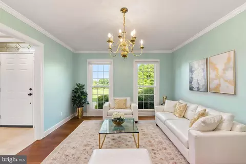 Living - 474 Beaver Ln, Mount Jackson, VA 22842 photo 3 of 9