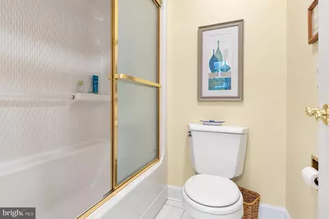 Bath - 474 Beaver Ln, Mount Jackson, VA 22842 photo 6 of 7