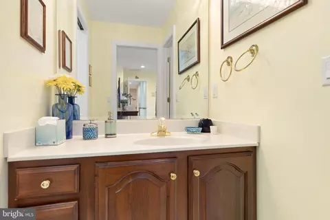 Bath - 474 Beaver Ln, Mount Jackson, VA 22842 photo 5 of 6