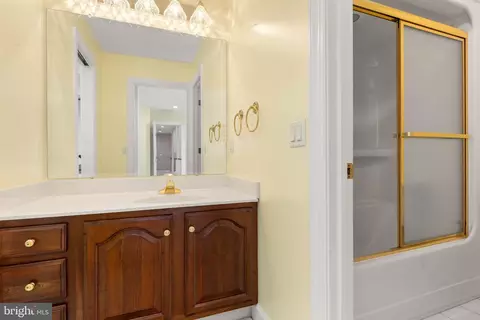 Bath - 474 Beaver Ln, Mount Jackson, VA 22842 photo 5 of 7