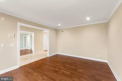 Living - 474 Beaver Ln, Mount Jackson, VA 22842 photo 2 of 9