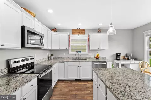 Kitchen - 194 Craig St, Mount Jackson, VA 22842 photo 4 of 4