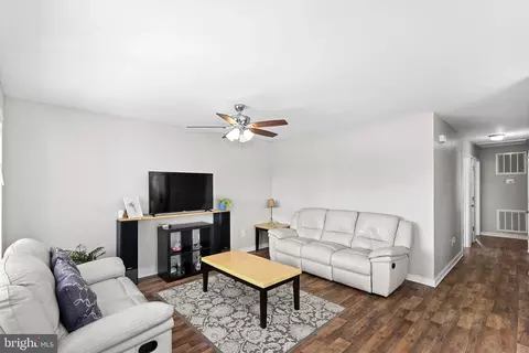Entry Way - 194 Craig St, Mount Jackson, VA 22842 photo 1 of 2