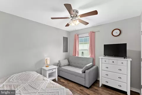 Bedroom - 194 Craig St, Mount Jackson, VA 22842 photo 6 of 6