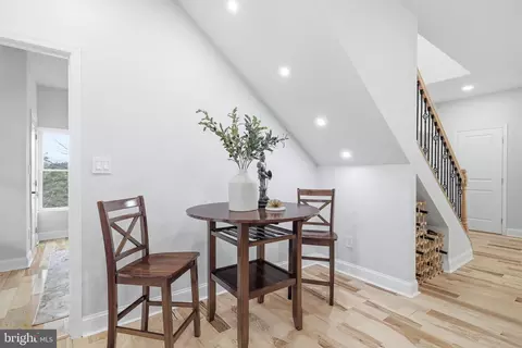Entry Way - 1034 Greenview, Basye, VA 22810 photo 6 of 14