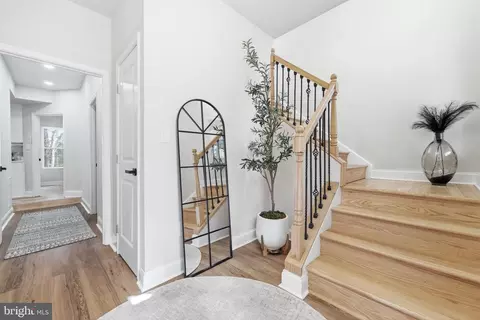 Entry Way - 1034 Greenview, Basye, VA 22810 photo 10 of 14