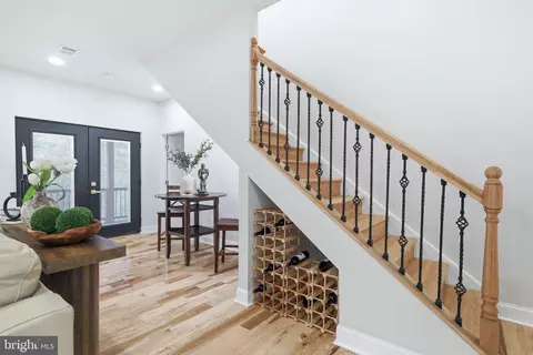 Entry Way - 1034 Greenview, Basye, VA 22810 photo 13 of 14