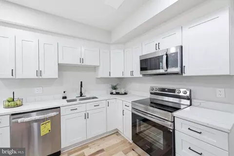 Kitchen - 1034 Greenview, Basye, VA 22810 photo 2 of 2