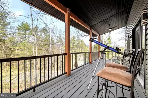1034 Greenview, Basye, VA 22810
