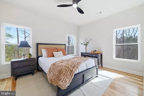 Bedroom - 1034 Greenview, Basye, VA 22810 photo 1 of 10