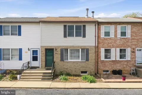 906 Hilltop Dr, Woodstock, VA 22664