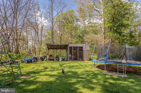 Exterior - 8570 S Middle Rd, Mount Jackson, VA 22842 photo 9 of 14