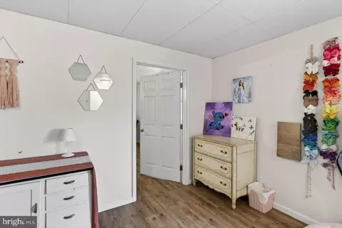Bedroom - 8570 S Middle Rd, Mount Jackson, VA 22842 photo 2 of 9