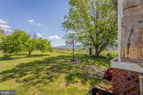 Exterior - 8570 S Middle Rd, Mount Jackson, VA 22842 photo 10 of 14