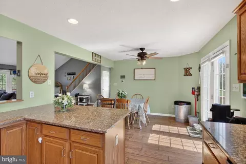 Entry Way - 8570 S Middle Rd, Mount Jackson, VA 22842 photo 4 of 7