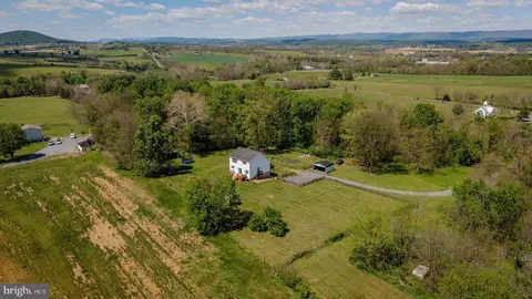 View/Area - 8570 S Middle Rd, Mount Jackson, VA 22842 photo 2 of 10