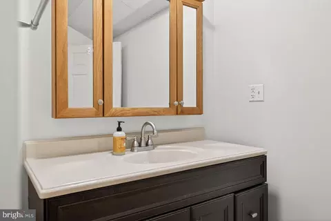 Bath - 8570 S Middle Rd, Mount Jackson, VA 22842 photo 5 of 6