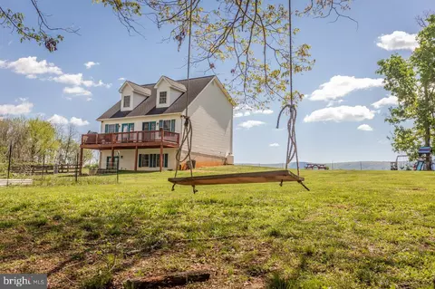 Exterior - 8570 S Middle Rd, Mount Jackson, VA 22842 photo 6 of 14
