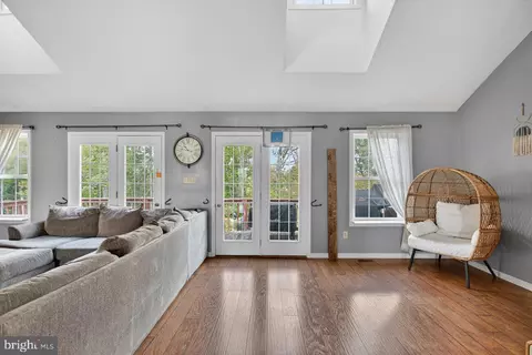 Entry Way - 8570 S Middle Rd, Mount Jackson, VA 22842 photo 3 of 7