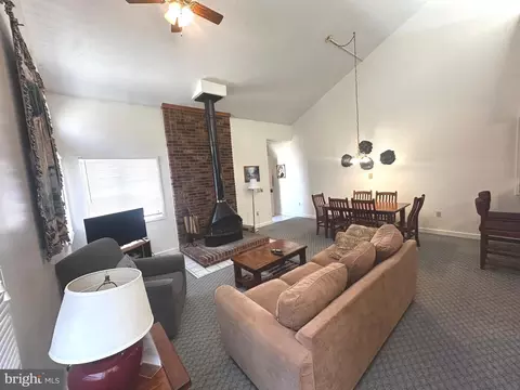 Living - 393 Spitz Ln #99, Basye, VA 22810 photo 7 of 11