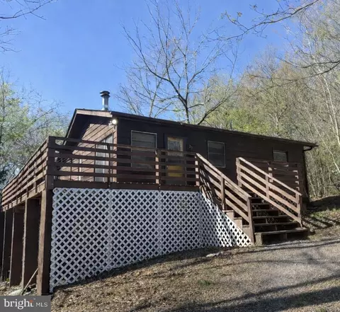 27 Pine Way, Mount Jackson, VA 22842