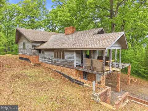 Exterior - 549 Mountain Laurel Dr, Mount Jackson, VA 22842 photo 2 of 6