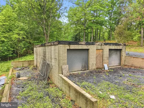 Exterior - 549 Mountain Laurel Dr, Mount Jackson, VA 22842 photo 5 of 6