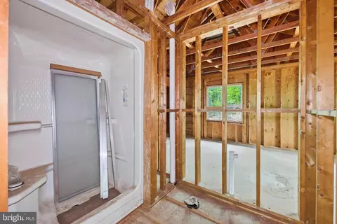 Entry Way - 549 Mountain Laurel Dr, Mount Jackson, VA 22842 photo 7 of 9