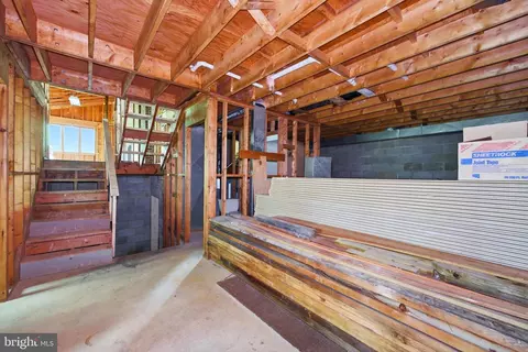 Entry Way - 549 Mountain Laurel Dr, Mount Jackson, VA 22842 photo 8 of 9