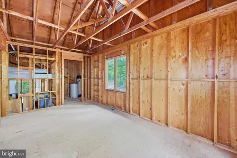Entry Way - 549 Mountain Laurel Dr, Mount Jackson, VA 22842 photo 6 of 9