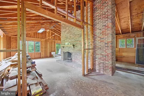Entry Way - 549 Mountain Laurel Dr, Mount Jackson, VA 22842 photo 1 of 9