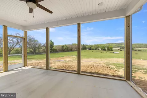 Exterior - 1611 Pleasant Vw, Mount Jackson, VA 22842 photo 2 of 10