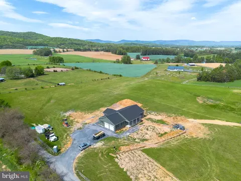 View/Area - 1611 Pleasant Vw, Mount Jackson, VA 22842 photo 2 of 8