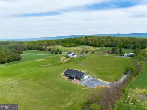 View/Area - 1611 Pleasant Vw, Mount Jackson, VA 22842 photo 4 of 8