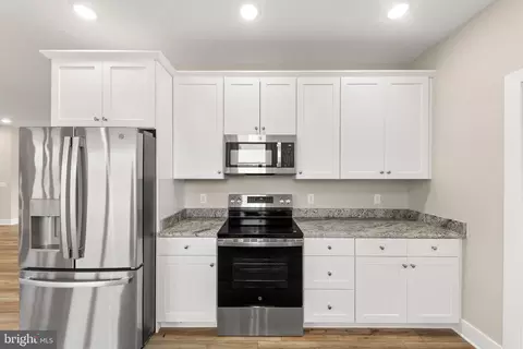 Kitchen - 1611 Pleasant Vw, Mount Jackson, VA 22842 photo 4 of 4