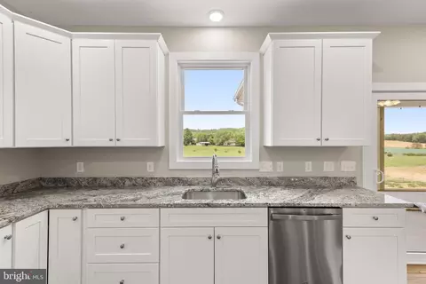 Kitchen - 1611 Pleasant Vw, Mount Jackson, VA 22842 photo 3 of 4