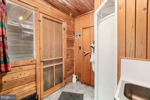 Entry Way - 513 Straton, Basye, VA 22810 photo 3 of 3