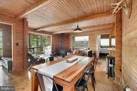 Dining - 513 Straton, Basye, VA 22810 photo 3 of 3