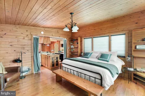 Bedroom - 513 Straton, Basye, VA 22810 photo 3 of 5
