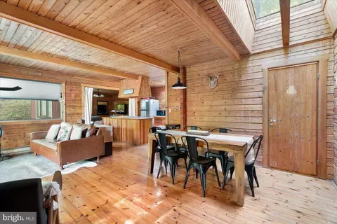 Dining - 513 Straton, Basye, VA 22810 photo 1 of 3